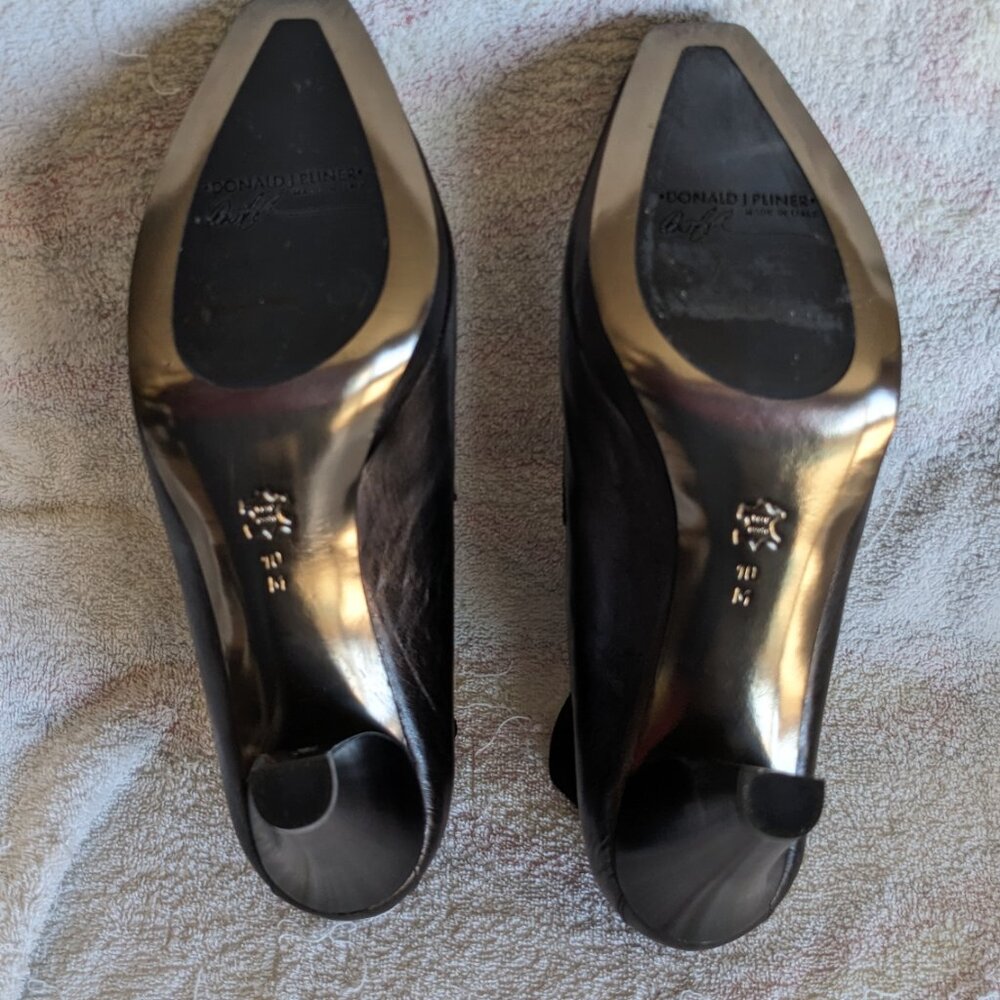 Donald Pliner Hoa ankle bootie, size 10 - Picture 5 of 7